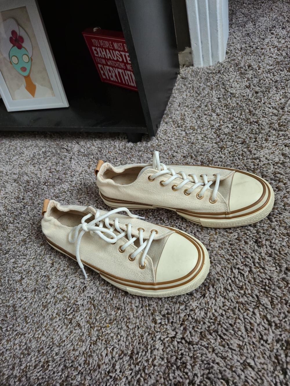 Ladies Low-Top Canvas Sneakers in Cream with Tan Trim